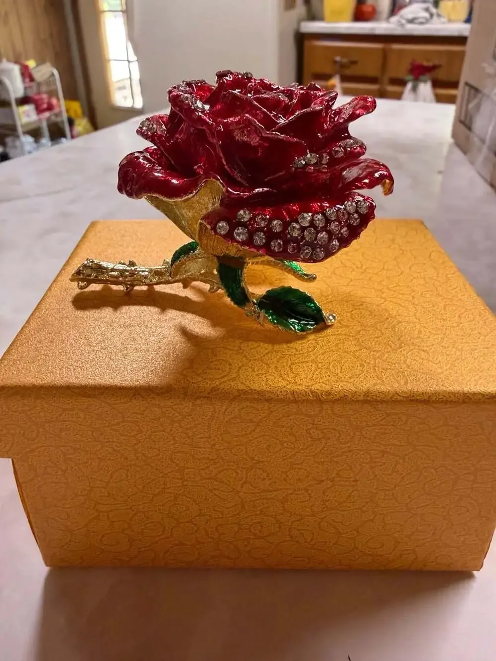 QIFU Red Rose Enameled Hinged Jewelry Trinket Box with Rhinestones